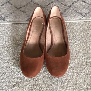 Old navy faux suede pumps